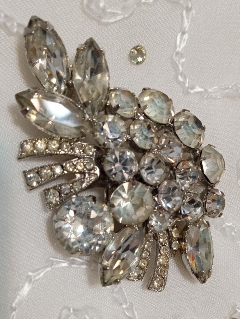 Vintage Crystal Rhinestone Brooch Pin